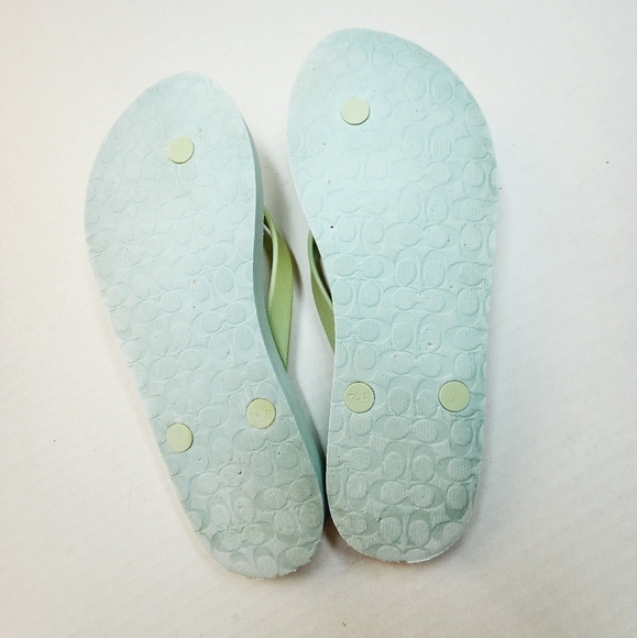 🌸Coach | Signature Coach Thong Sandals‎ size 7.5 - Picture 3 of 4